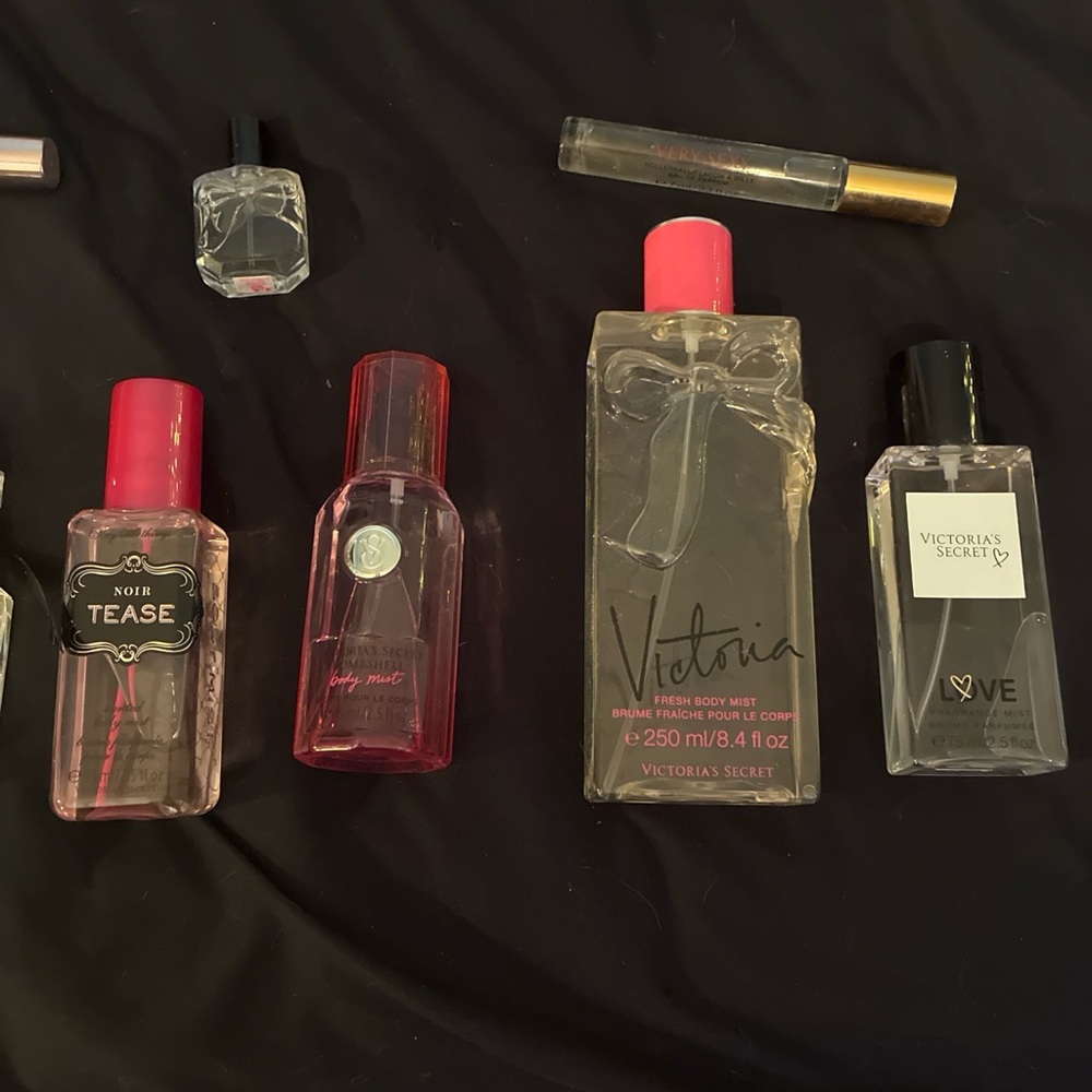 Victoria's Secret Perfume Set with Pink and Clear Bottles - Picture 2 of 5